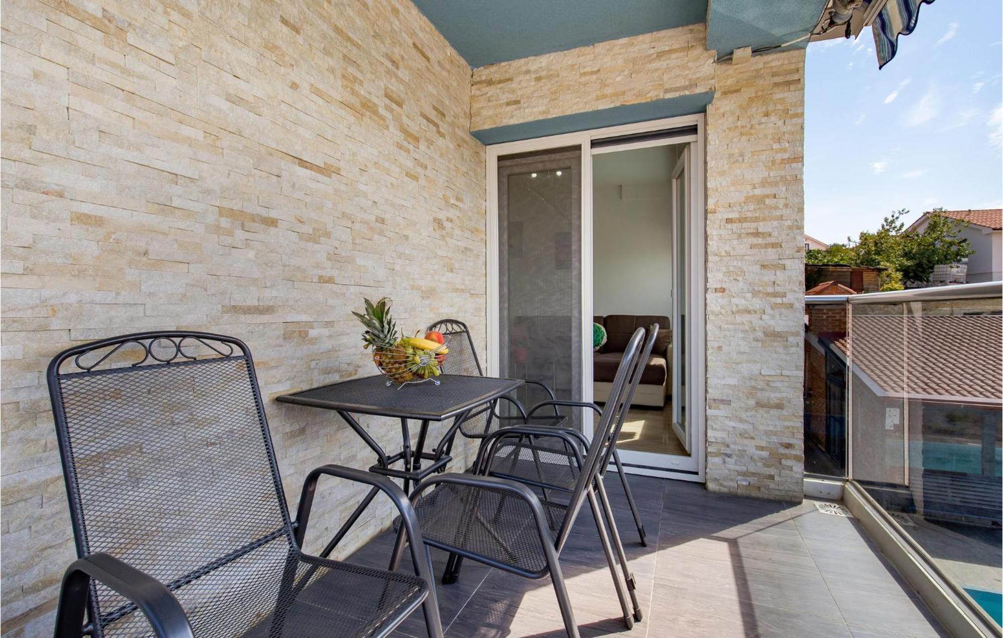 Stunning Apartment In Vrh Vrh  エクステリア 写真